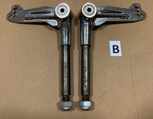 Load image into Gallery viewer, Dino/CRG front stub axle 17mm with 8mm bearing