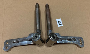 Dino front spindle pair 17mm with 8mm bearing - E